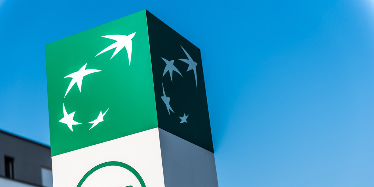 Création d'enseignes pour le secteur bancaire et assurantiel