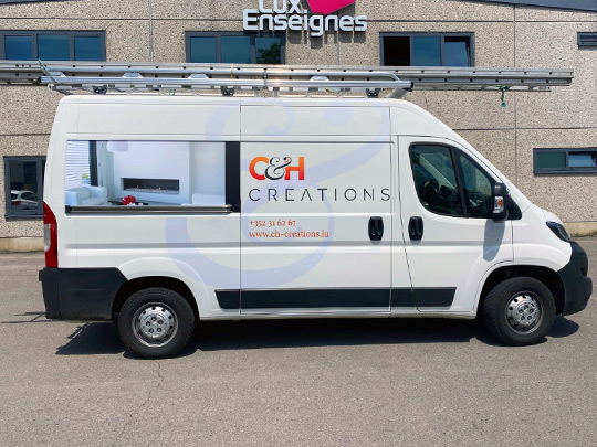 Lettrage de la camionnette C&H Creations