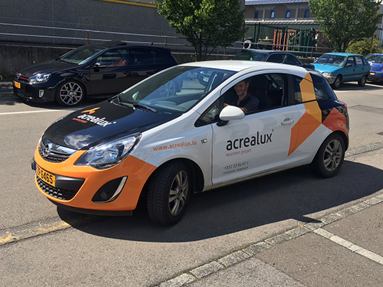 Semi covering de la voiture Acrealux