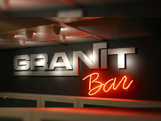 Lettres lumineuses en néon pour la Granit Bar