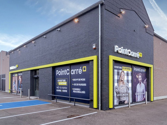 Habillage de la façade du Point Carré à Beauraing avec cassette aluminium