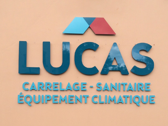 Lettres relief 3D en acrylox