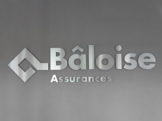 Lettres relief 3D des assurances Baloise en inox